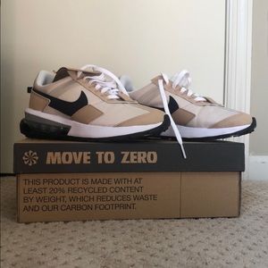 Nike Air Max Pre-Day sneakers Oatmeal 7.5